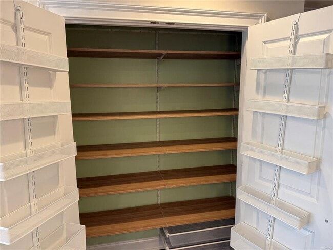 Building Photo - 110 Herman Dr