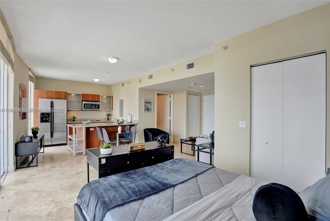 Building Photo - 185 SW 7th St