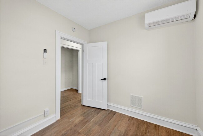 Building Photo - 5803 S Kings Highway Blvd