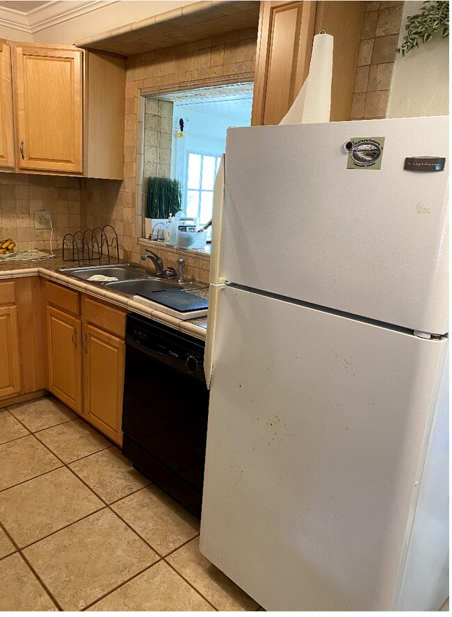 Building Photo - 208 S Riverside Dr