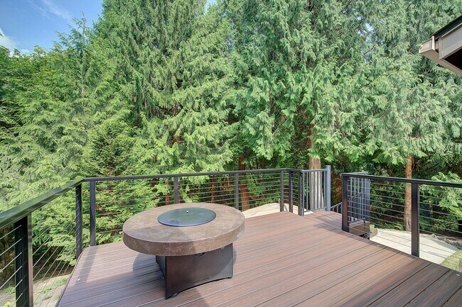 Building Photo - 4bd/3ba Sammamish House