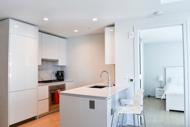 Building Photo - 135 Seaport Blvd