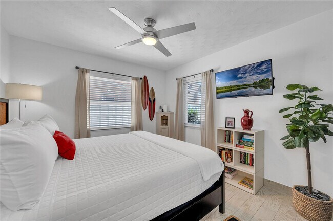 Building Photo - 1300 Mango Isle