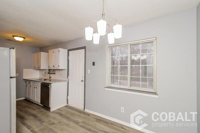 Building Photo - 641 Powder Springs St