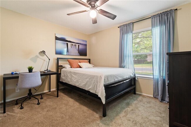 Building Photo - 16708 Chamonix Terrace