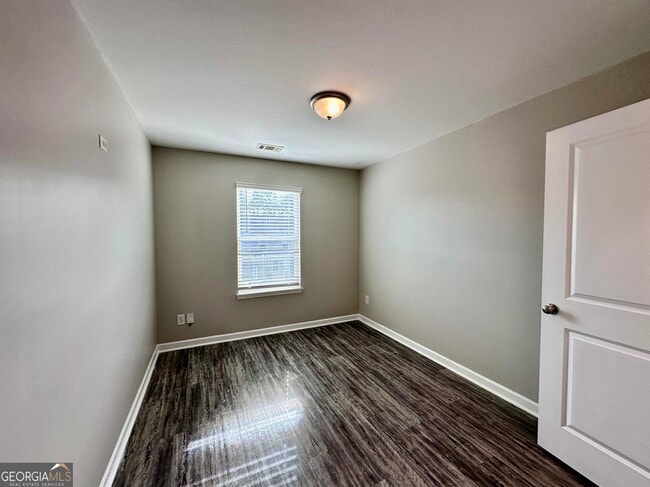 Building Photo - 306 Ashigan St