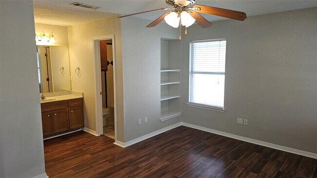 Building Photo - 16 Brenda Ln