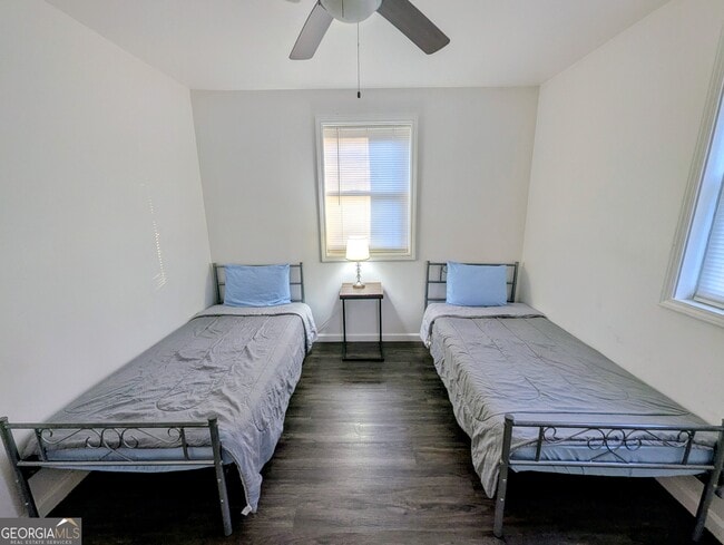 Building Photo - 2533 Godfrey Dr NW