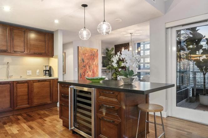 Kitchen - 1325 Pacific Hwy