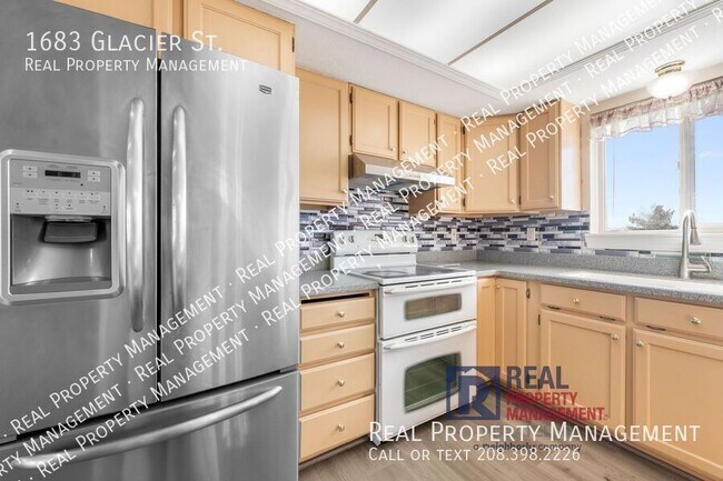 Building Photo - 1683 Glacier St