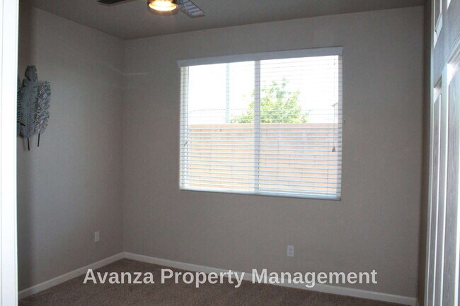 Building Photo - Home for Rent 4 Bed/2.5 Bath - 2,400 Sq Ft. Rent: $3,395/month Security Deposit: $3,495 Clovis Ea...