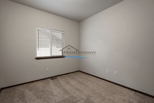 Building Photo - Stunning 3 Bedroom 2 Bath Home in The Landings!