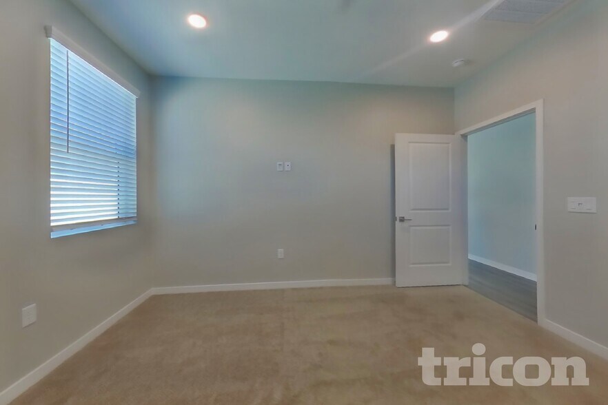 Building Photo - 1704 Taylor Ave
