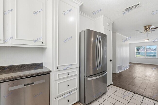 Building Photo - 3401 Princeton Dr