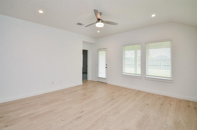 Building Photo - 1218 Isola Bella Dr