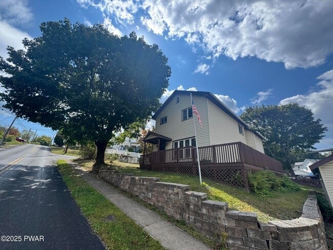 Building Photo - 93 Wayne St