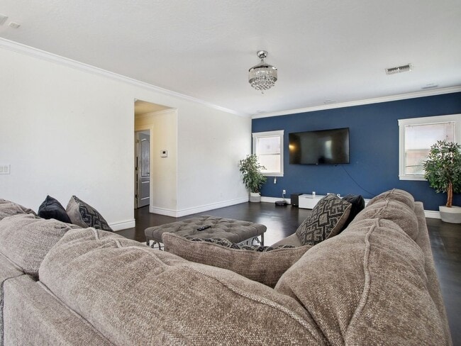 Building Photo - 7733 W Southgate Ave