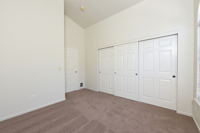 Building Photo - Beautiful 2BR/2BA Condo - Convenient Downtown San Jose Location!