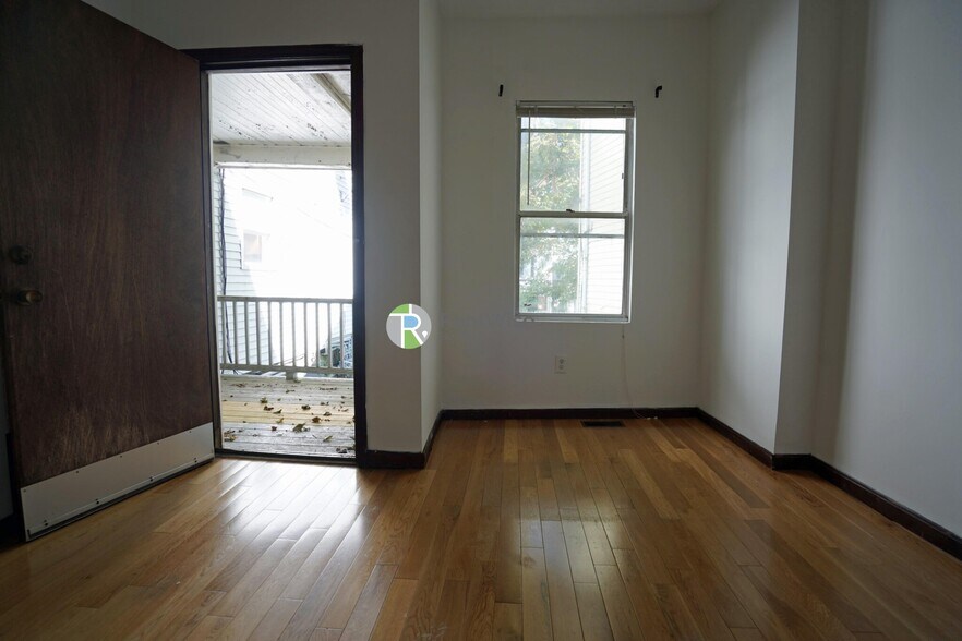 Building Photo - 89 Sheridan St