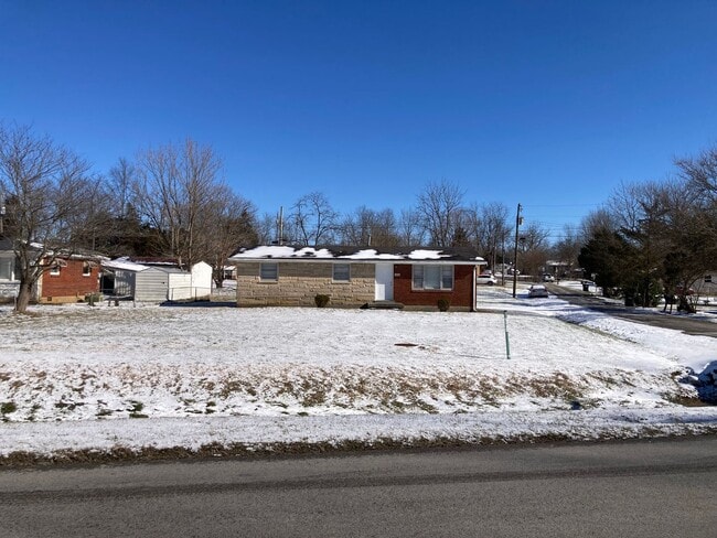 Building Photo - ALL Brick ** 1-level ** Corner Lot