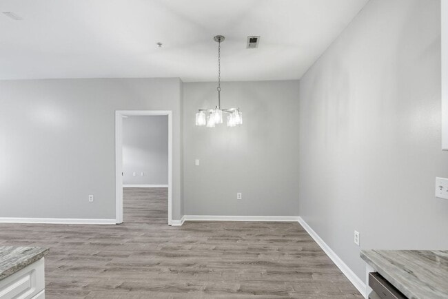 Building Photo - 2 Bedrooms 2 Bathrooms Condo