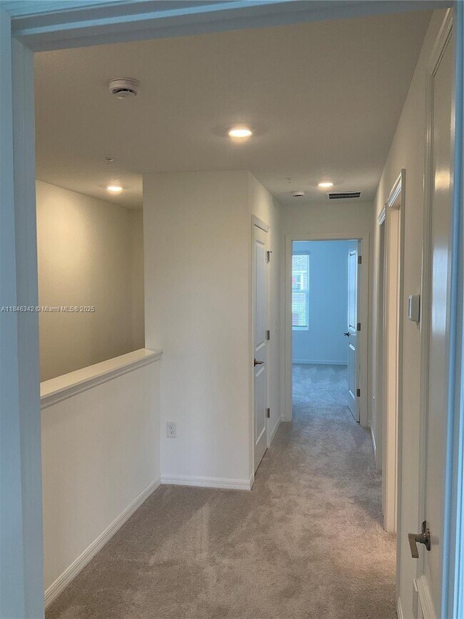 Building Photo - 5140 Quakers Pl