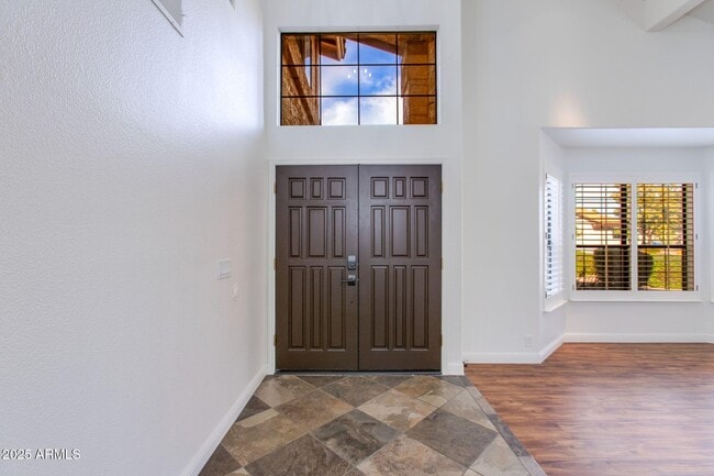 Building Photo - 5513 E Grovers Ave