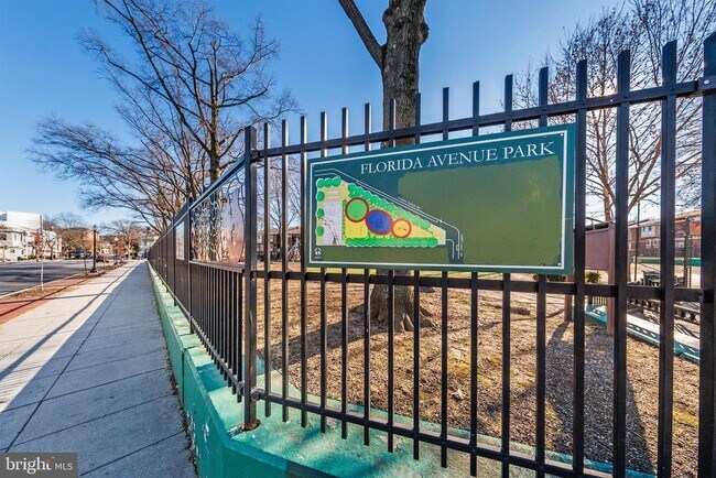 Building Photo - 117 R St NW