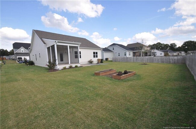 Building Photo - 84 Fairview St