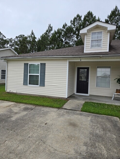 Building Photo - 15127 Deer Creek Dr