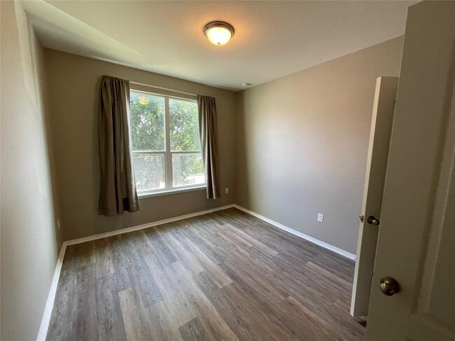Building Photo - 6808 Ondantra Bnd