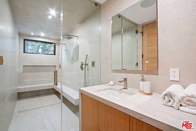 Building Photo - 9451 Sunset Blvd