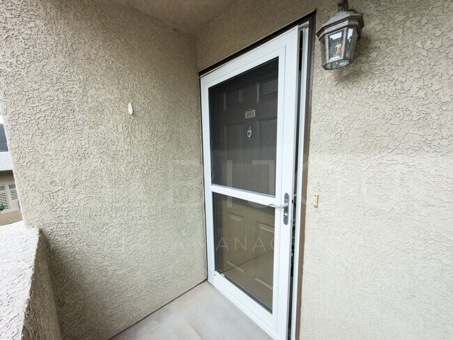 Building Photo - 6925 Ash Creek Heights