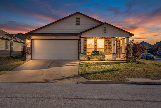Building Photo - 137 Hematite Ln