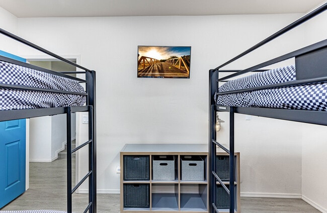 Building Photo - 820 Avalon Ave