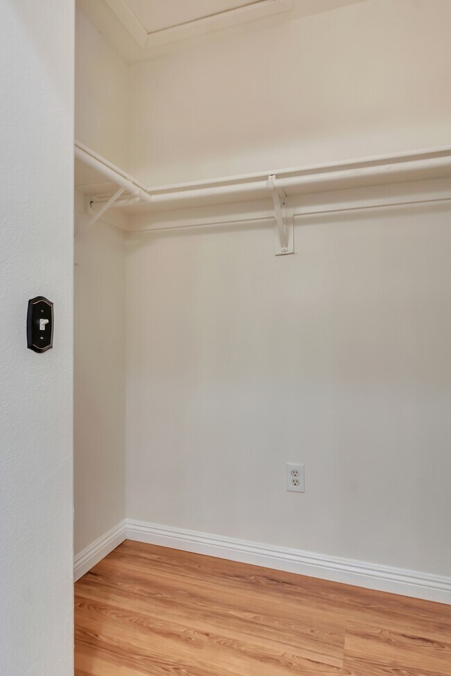 Building Photo - 8798 Nozay Ln