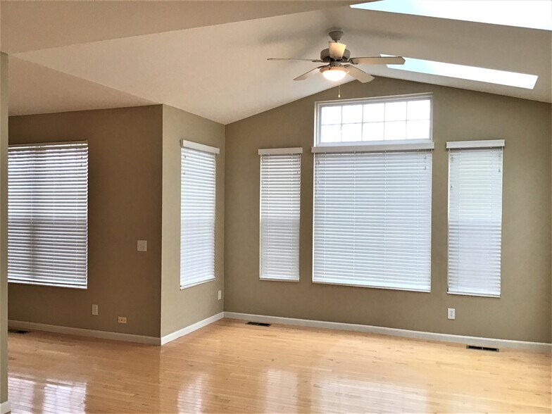 Building Photo - 5298 Fredericks Stand