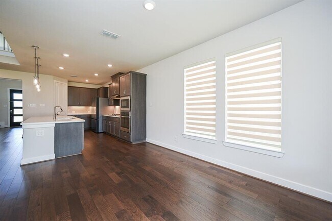 Building Photo - 21827 Erskine Peaks Pl