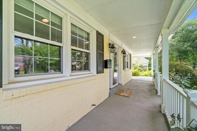 Building Photo - 8705 Bluedale St