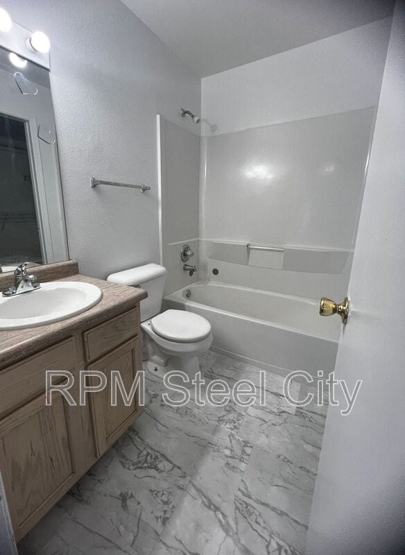 Building Photo - 4908 Prospect Dr