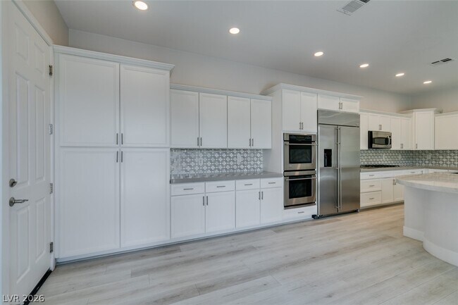 Building Photo - 11370 Merado Peak Dr