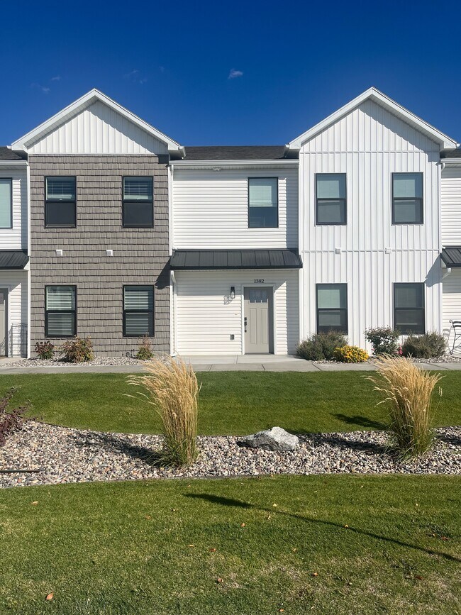 Building Photo - 1382 Pinecrest Trl