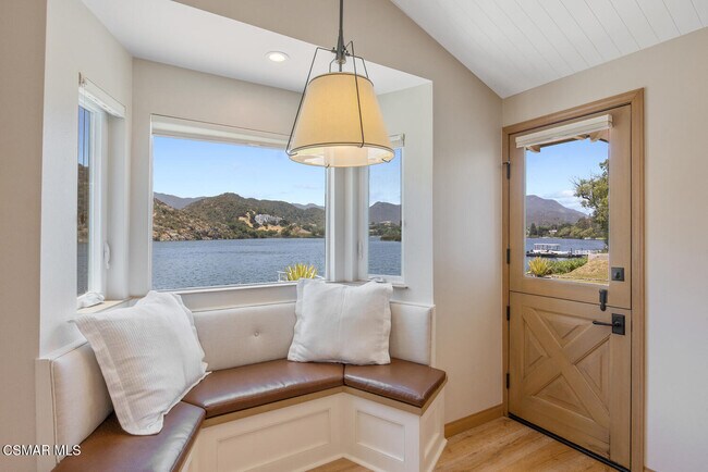 Building Photo - 800 Lake Sherwood Dr