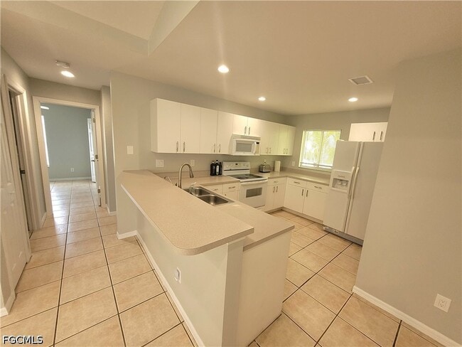 Building Photo - 4102 SW 14th Ave