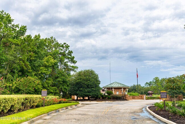 Building Photo - 945 Registry Blvd