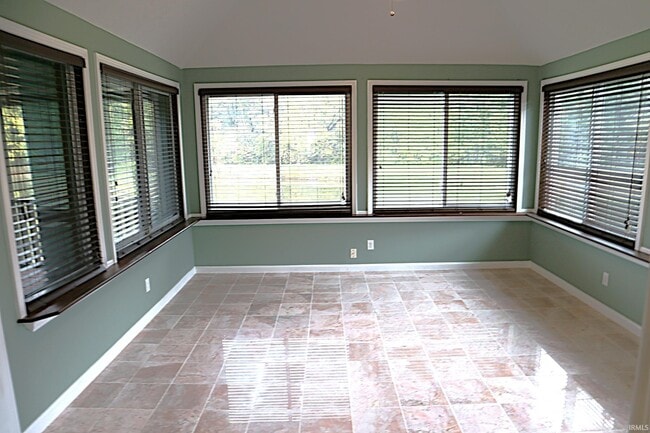 Building Photo - 3900 Bronson Ln