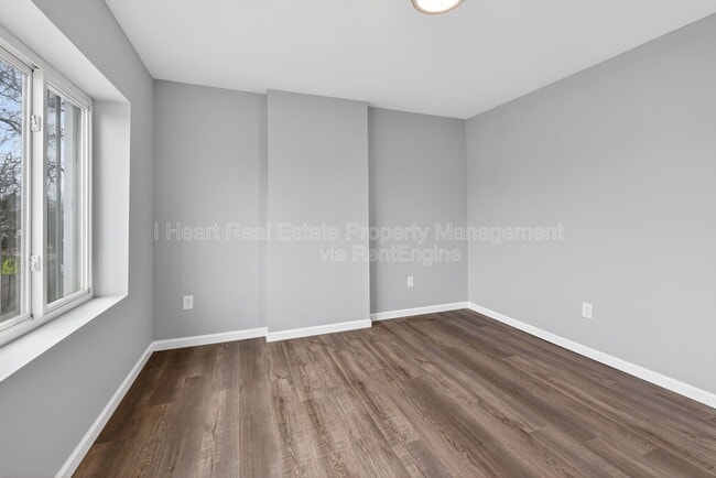 Building Photo - 1153 E 20th Ave