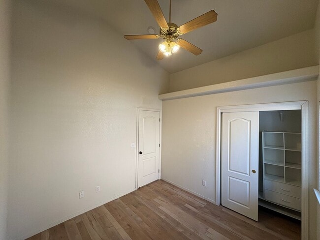 Building Photo - 3524 S Lincoln Ct