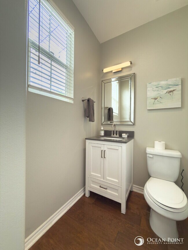Building Photo - 3 Bedroom Condo for Rent in Ventura!