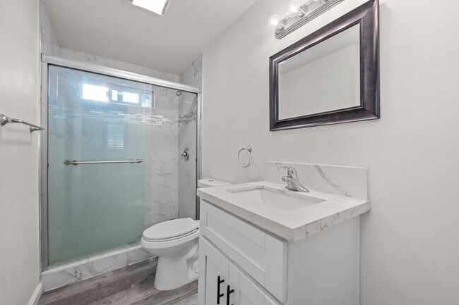 Building Photo - 6208 Pembroke Dr